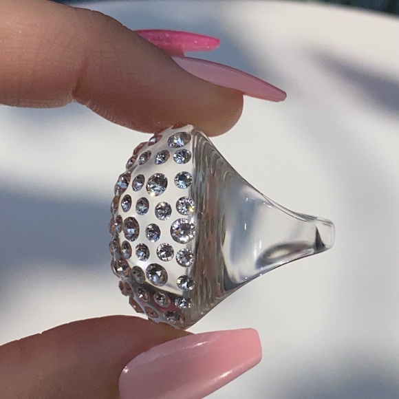 Crystal Statement Ring, Acrylic Ring, Oval shape, Clear, Transparent, large Ring - Picture 5 of 9
